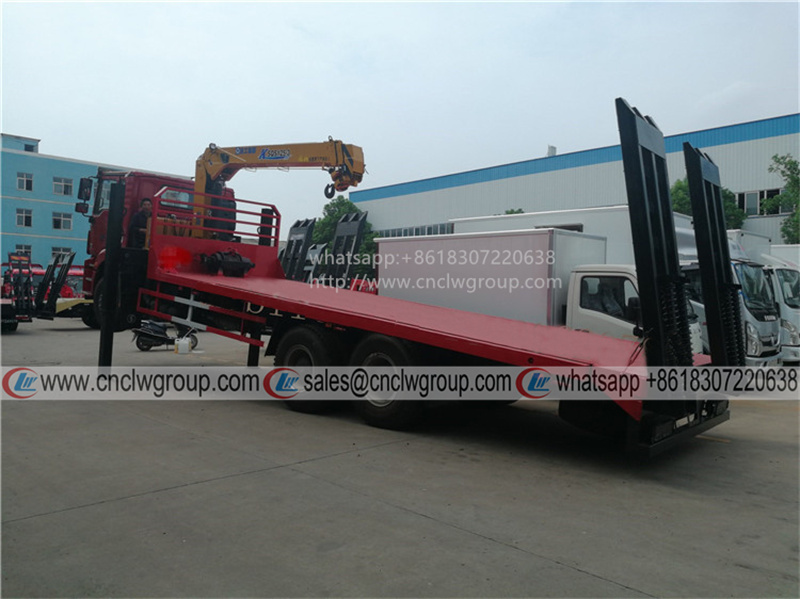 SHACMAN 10 wheeler self loader front lifting jack flatbed truck for excavator