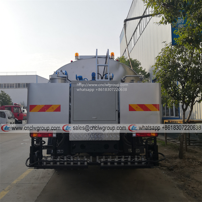 SHACMAN 12000 liter smart type asphalt bitumen distributor tanker auto control