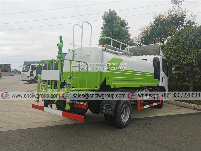 FAW Euro5 1000 gallon small water tanker spraying truck cost for sale