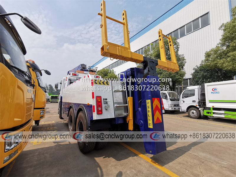 Dongfeng 6x4 heavy duty 20 ton wrecker tow truck with crane 10 ton telescopic arm boom