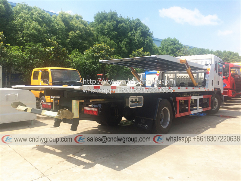 Dongfeng 1 tow 3 cars auto rescue wrecker flatbed tow truck for sale