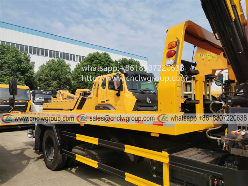 Dongfeng KingRun wrecker towing boom truck with xcmg 10 ton knuckle crane