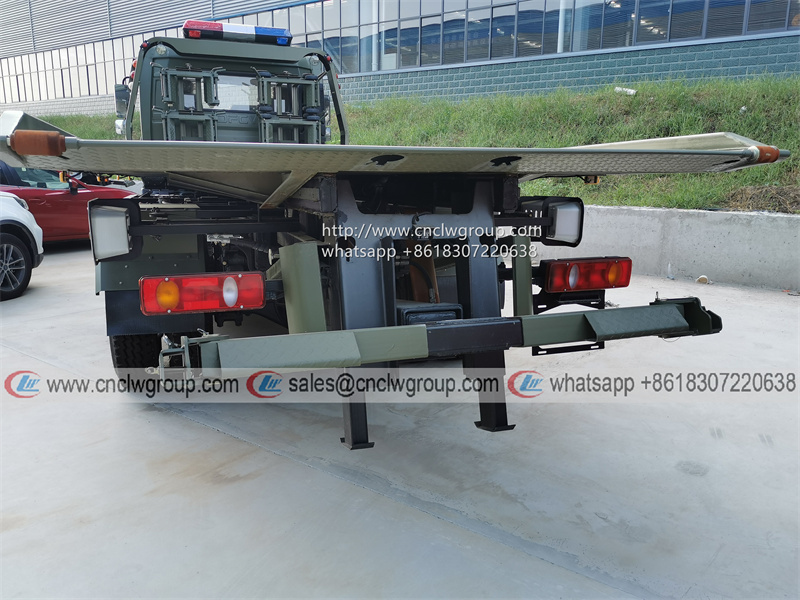Dongfeng KR 8 ton new wrecker tow truck military green wrecker cost for sale