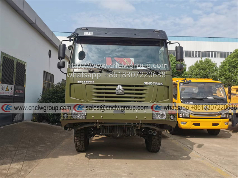 Sinotruk HOWO 4x4 crane wrecker tow truck mounted SANY Palfinger 6.2 ton knuckle crane for sale
