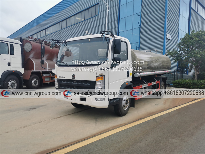 Sinotruk HOWO 8kl 8m3 Stainless Steel 304 drinking water tanker carrier truck for sale