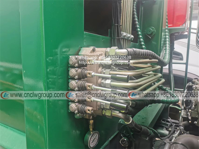 ISUZU 700P FRR 8cbm heavy garbage compactor truck for life garbage compressor