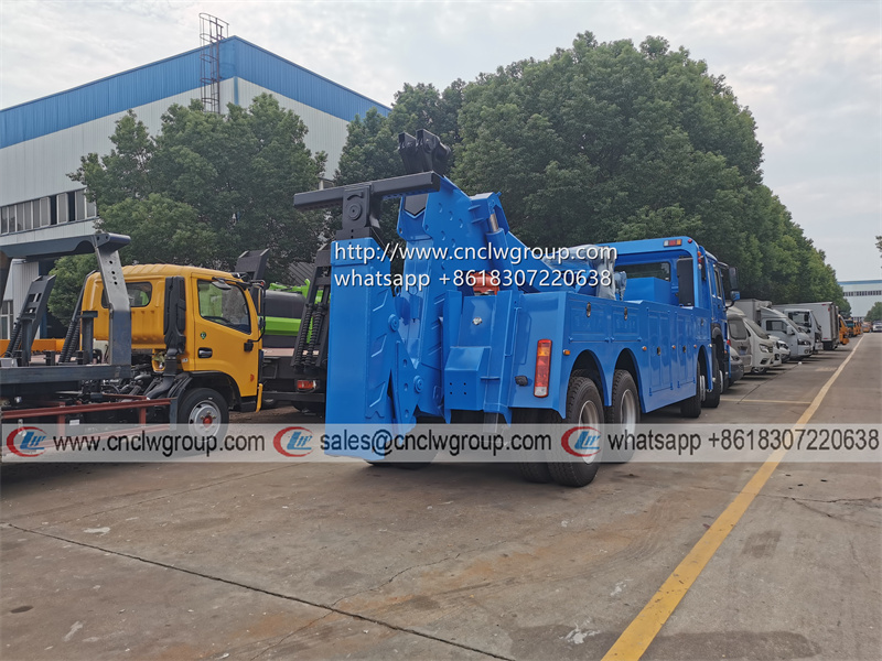 Sinotruk HOWO 8x4 30 ton heavy duty wrecker tow truck towing lifting combination wrecker