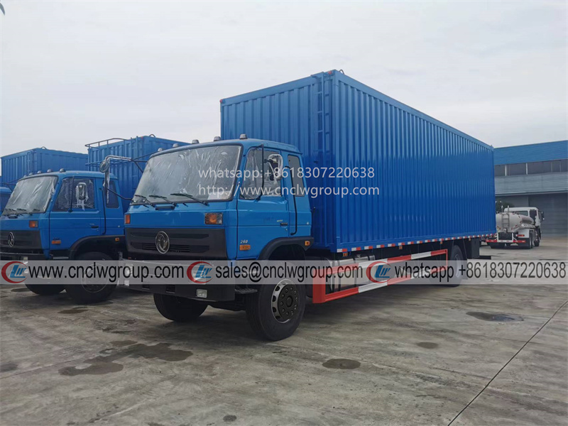 Dongfeng 4x2 single axle 9.5 meter box cargo truck