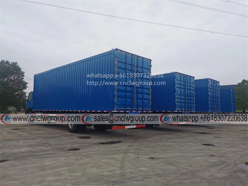 Dongfeng 4x2 single axle 9.5 meter box cargo truck