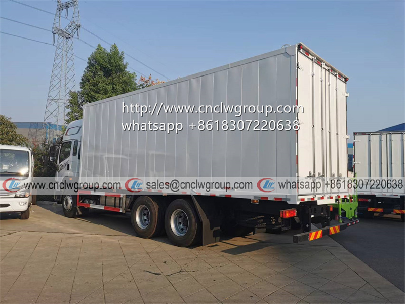 FAW 6x4 Euro5 8.5 meter box cargo truck