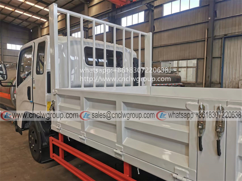 JMC single half cab 4.5m lorry fence cargo truck
