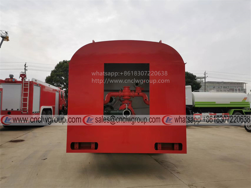 HOWO 6 wheel 6000 liter water tank exposed fire engine truck