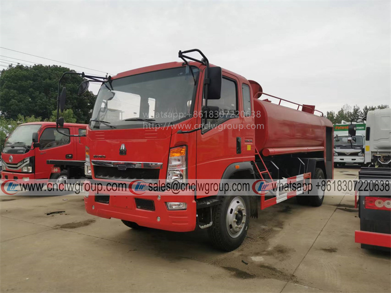 HOWO 6 wheel 6000 liter water tank exposed fire engine truck
