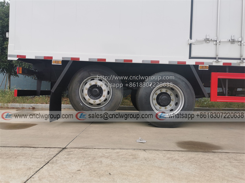 SHACMAN 9 meter 18 ton Box Cargo Truck Closed Van Lorry for logistic transportation