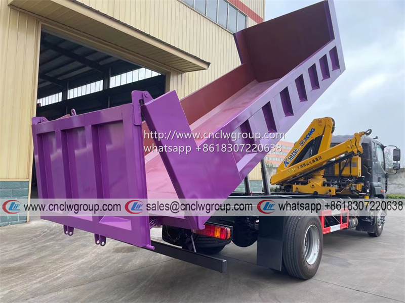 Foton AUMAN 10 ton dump truck mounted XCMG 3.2 ton knuckle crane