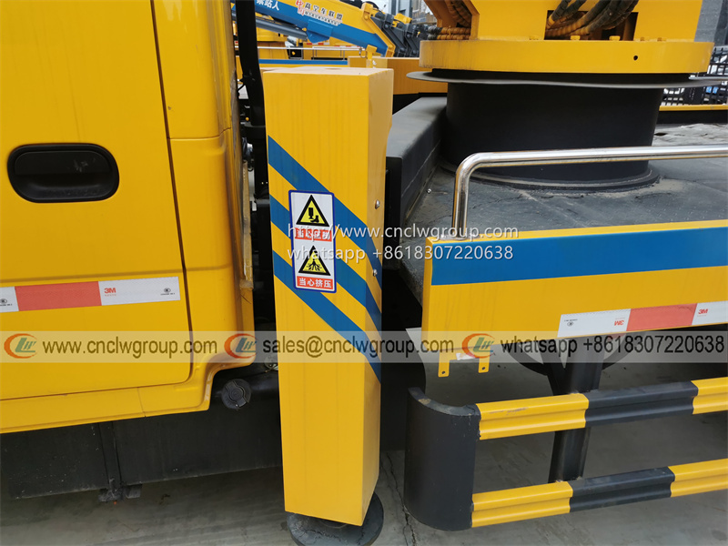 ISUZU ELF 24m aerial work platform truck