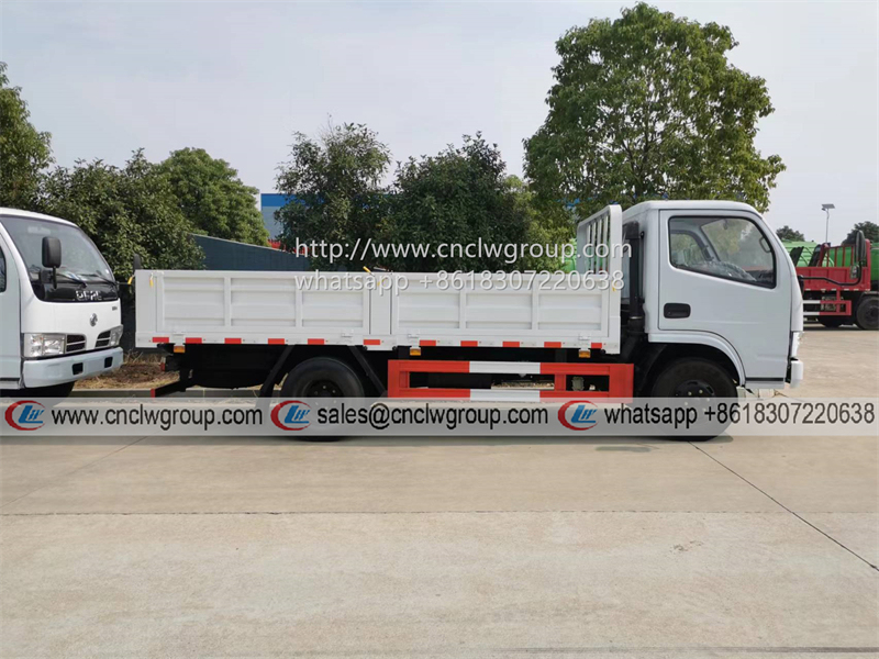 DFAC Dongfeng 5 ton dry cargo 14ft dropside body fence cargo truck