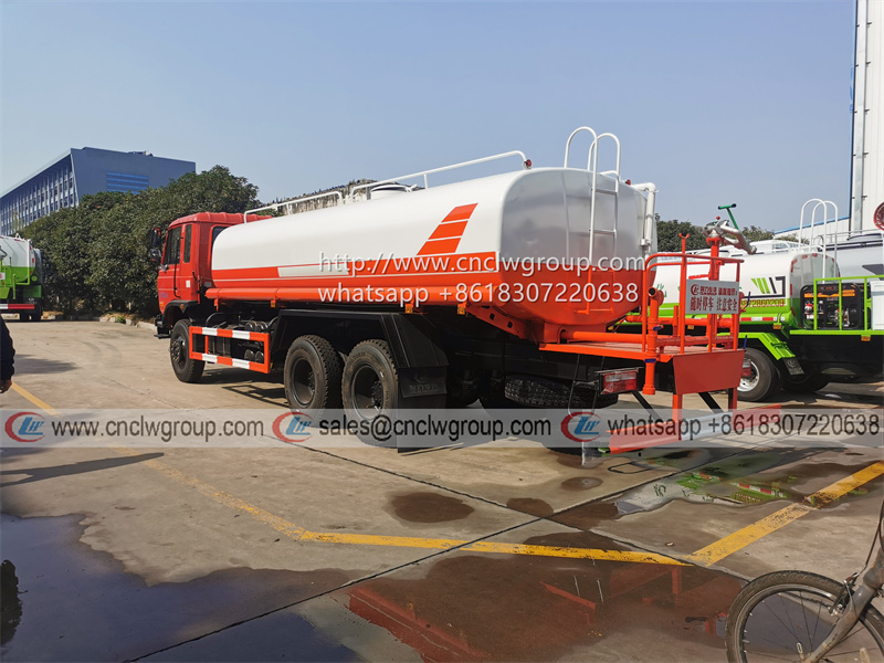 Dongfeng 153 6x4 20000 liter water tanker sprinkler truck