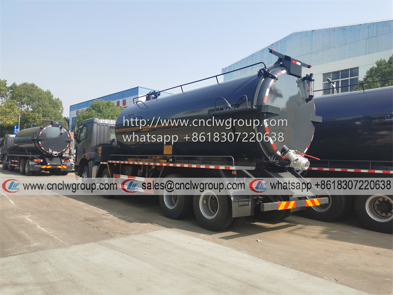 FAW 8x4 RHD 20000 liter vacuum sewage suction truck