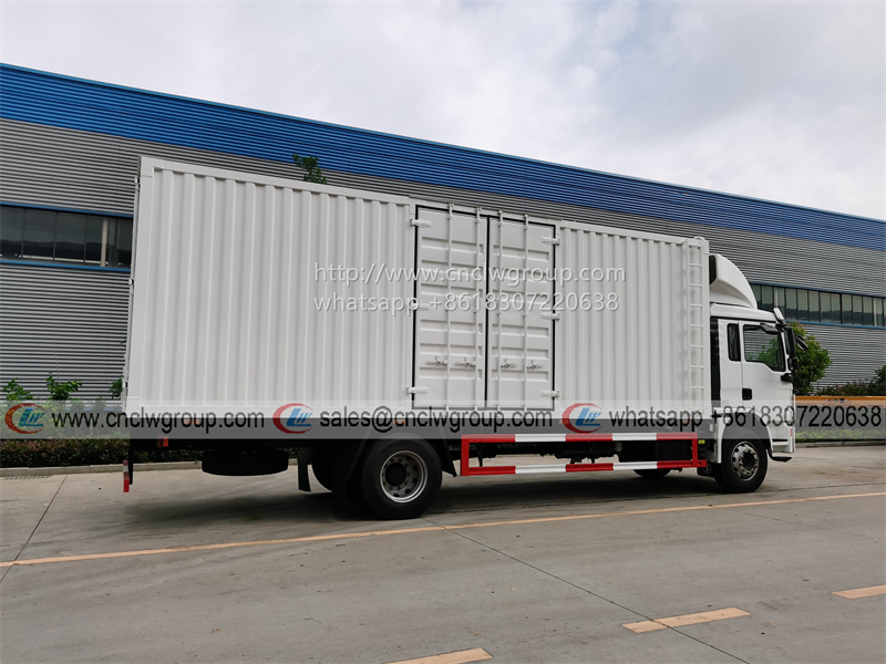 SHACMAN L3000 6.8m logistic transportation box cargo truck