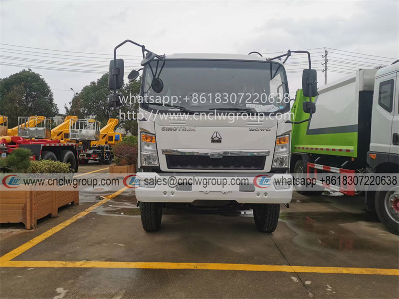 Sinotruk HOWO 10cbm living garbage compactor with rear loader 120L/240L plastic trash bins
