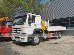 Sinotruk HOWO RHD 6x4 folding arm truck mounted crane