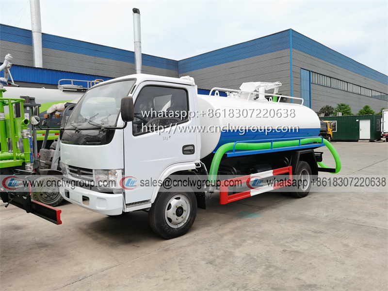 Dongfeng 4x2 5000 liter toilet fecal suction truck