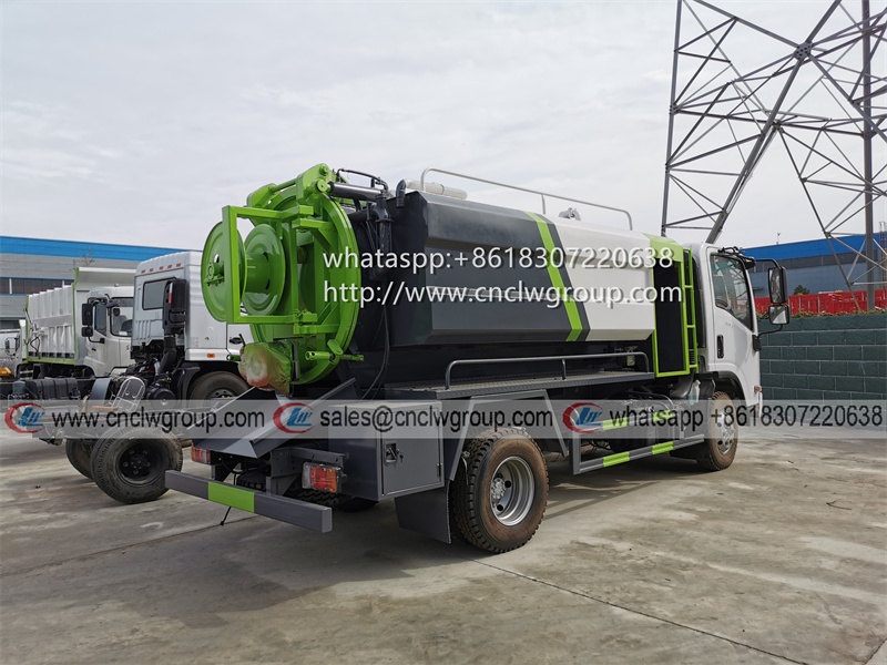ISUZU KV600 6000 liter Sewer Cleaning Vacuum Sewage Suction Truck