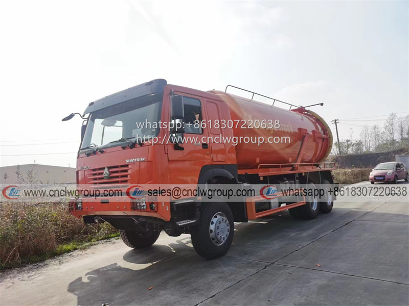 HOWO 6x6 Off-road 20m3 Vacuum Sewage Suction Truck