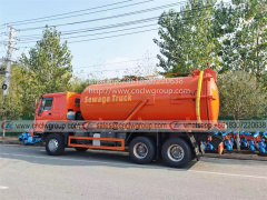 HOWO 6x6 Off-road 20m3 Vacuum Sewage Suction Truck