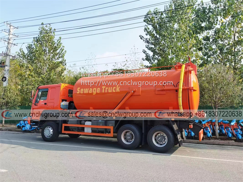 HOWO 6x6 Off-road 20m3 Vacuum Sewage Suction Truck
