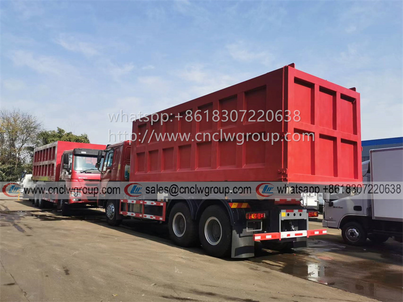 Sinotruk HOWO 20t 25t hook lift garbage truck