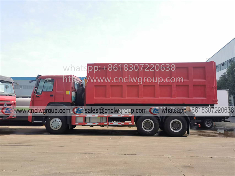 Sinotruk HOWO 20t 25t hook lift garbage truck
