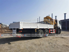 HOWO 6x4 Truck Mounted XCMG 14 Ton Knuckle Crane