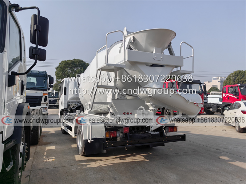 ISUZU 700P 4cbm concrete mixer truck
