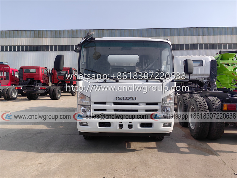 ISUZU 700P 4cbm concrete mixer truck