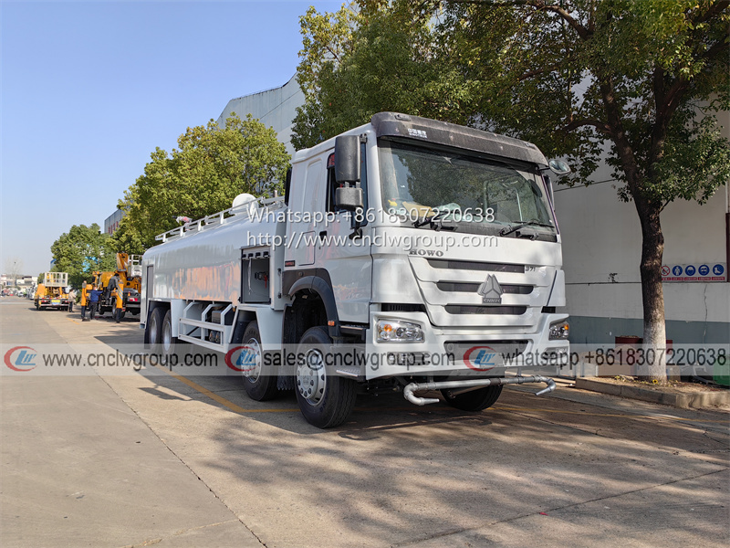Sinotruk HOWO 25000 liter Fire Truck with Automatical Fire Monitor
