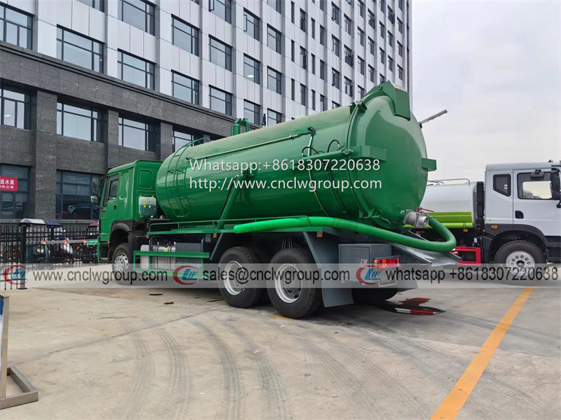 Sinotruk HOWO 20m3 vacuum sewage suction truck