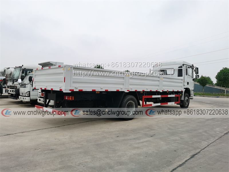 SHACMAN L3000 10-15 ton 7.5m fence body cargo truck