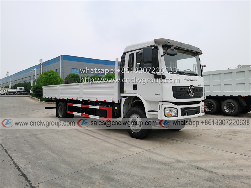 SHACMAN L3000 10-15 ton 7.5m fence body cargo truck