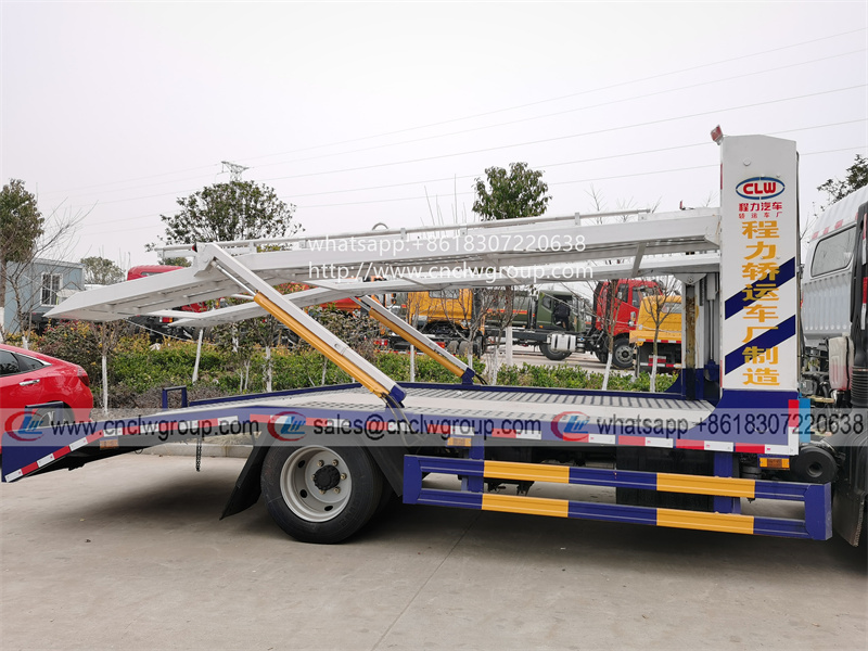Dongfeng 2 two-position car carrier truck