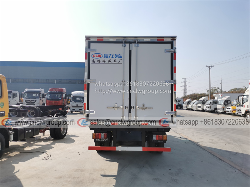 ISUZU 600P 14ft Refrigerated Truck