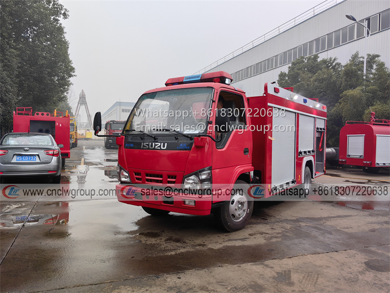 ISUZU 600P 3000 liter water tanker fire truck