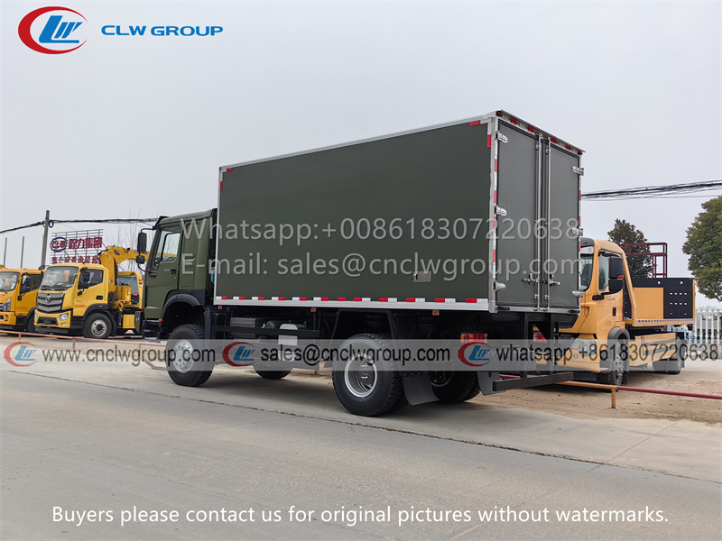 Sinotruk HOWO 4x4 Refrigerator Truck