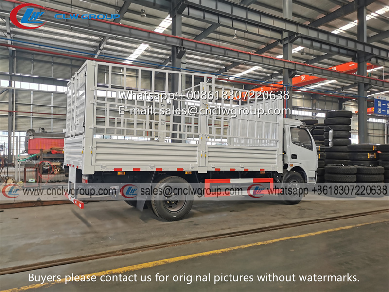 Dongfeng 6-8 ton 18ft high fence stake cargo truck