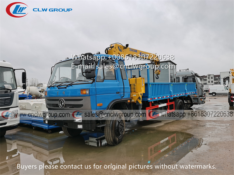 Dongfeng RHD truck mounted XCMG 5 ton crane