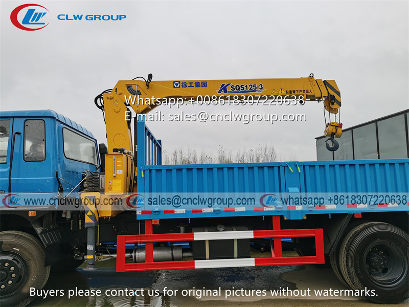Dongfeng RHD truck mounted XCMG 5 ton crane
