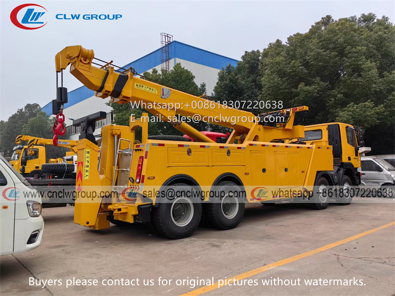 IVECO Hongyan 30t rotary wrecker truck