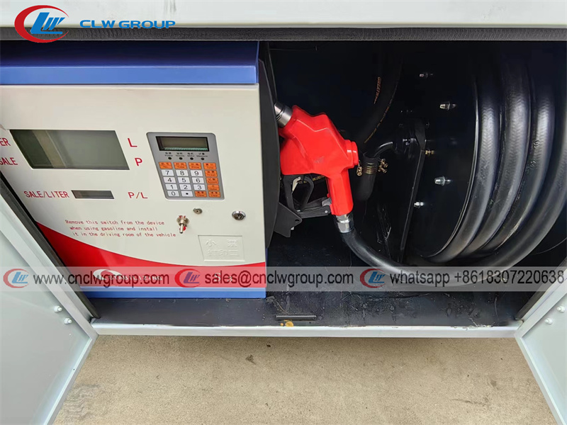 Dongfeng Dolicar 5000 liter fuel dispenser truck load capacity