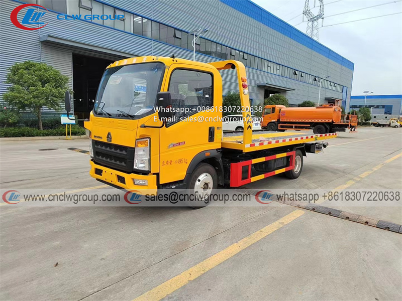 HOWO 4 ton wrecker towing recovery truck